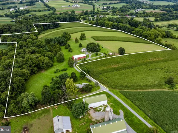 487 Old Rd, East Earl, PA 17519