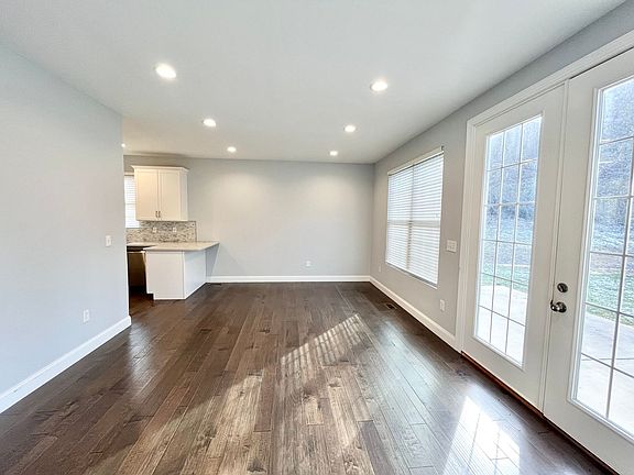 3rd image of 574 Chase Dr #594