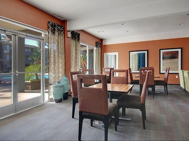 Covina Grand — Photo 33