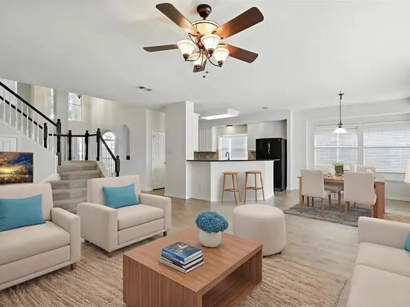 5713 Green Hollow Ln, The Colony, TX 75056