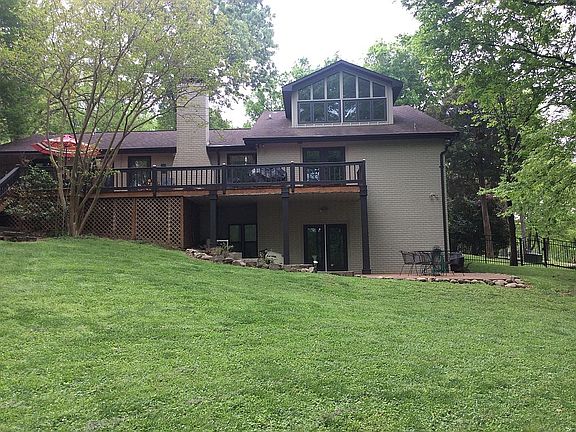 3rd image of 314 Doubletree Ln