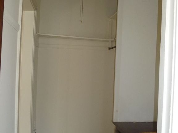 2nd image of 2400 W Wilson Ave APT 105
