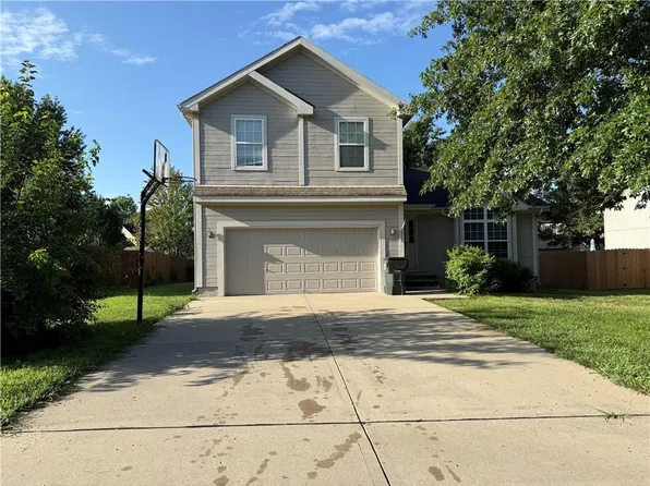 525 E Parma Way, Gardner, KS 66030