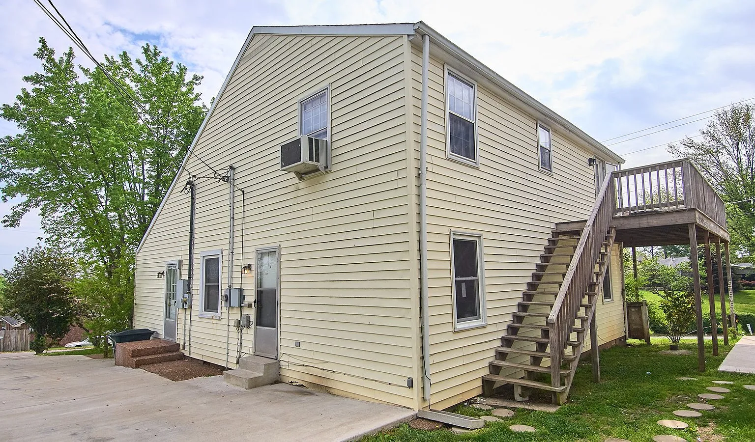 2 bed, 1.5 bath, $1,000 — Photo 1