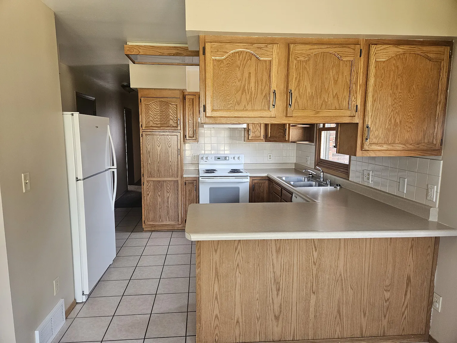 2 bed, 1500 sqft, $1,900 — Photo 4
