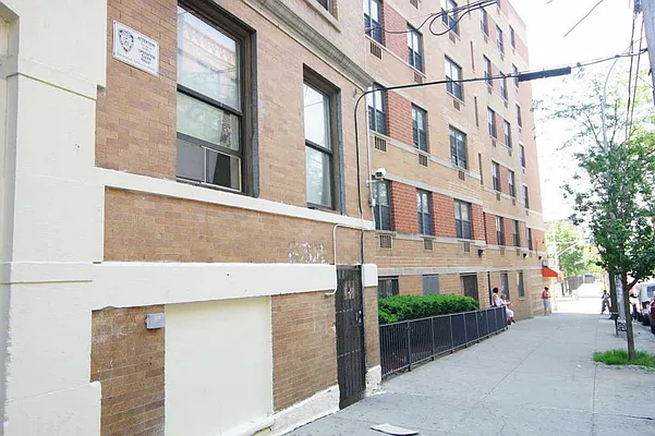 Rented by Norman Raindel, LREB | media 12