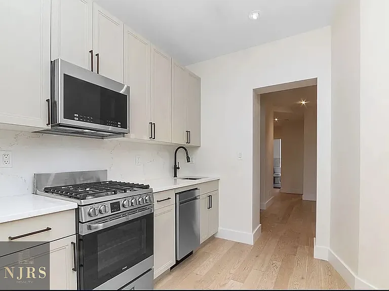 226 W 97th St #6A — Photo 1
