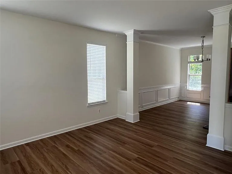 421 Holland Springs Dr — Photo 4
