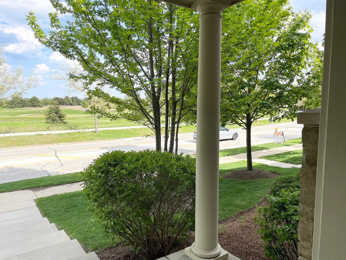 3 bed, 2.5 bath, 2216 sqft, $4,595 — Photo 3