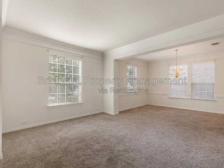 4409 Mitchell Ln — Photo 38