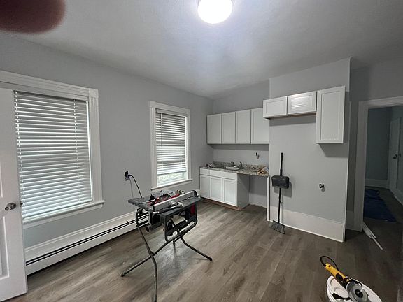 5th image of 16 Tuxedo Ave #1
