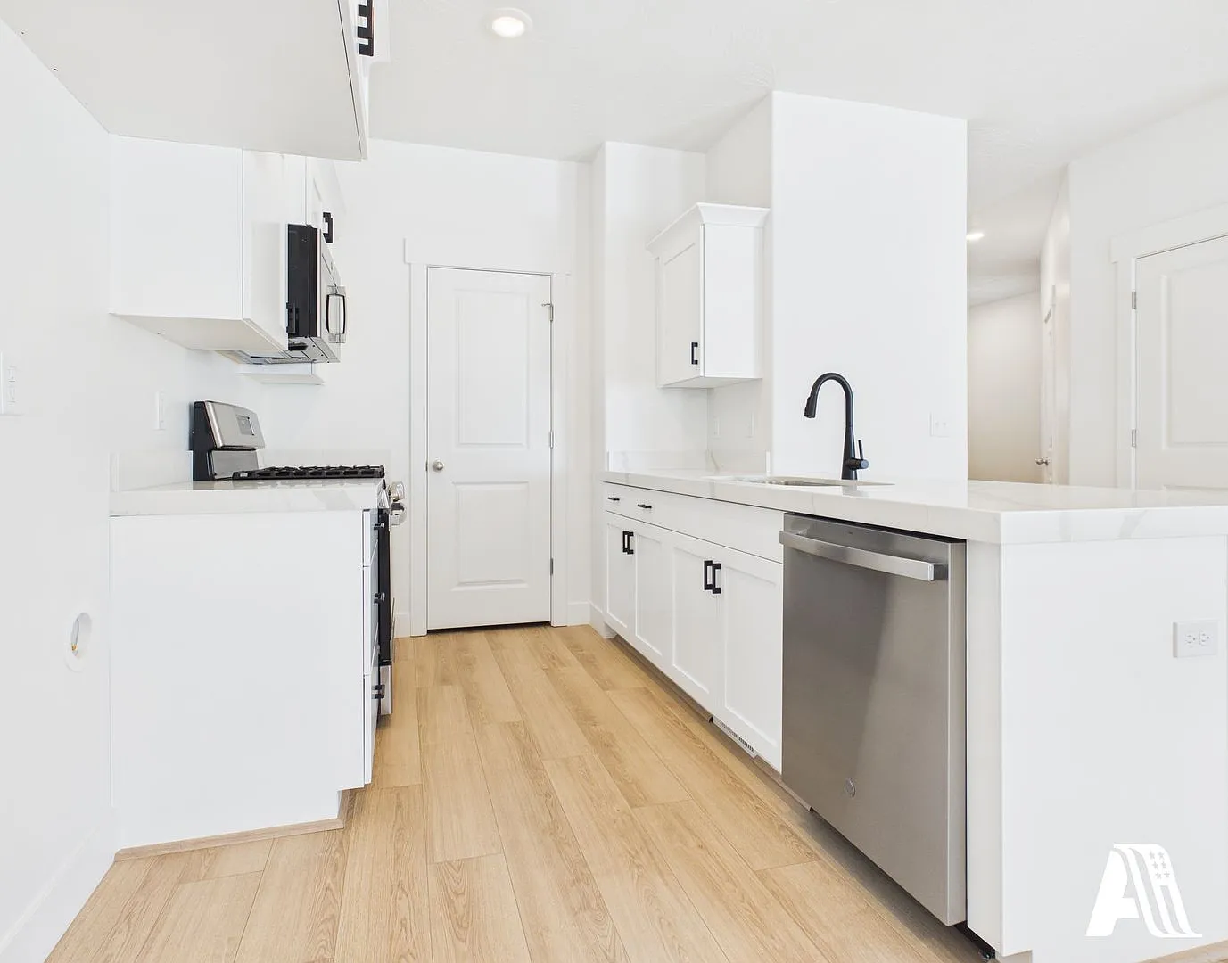 Brand New 3 Bedroom Townhome for Rent Salem, Utah — Photo 3