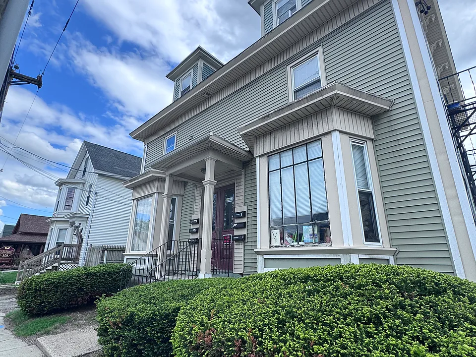 40 Amherst St #10B