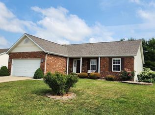 235 Falcon Dr E, Highland, IL 62249