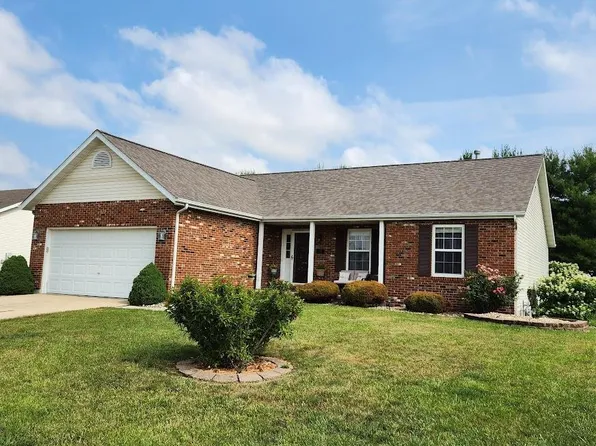 235 Falcon Dr E, Highland, IL 62249