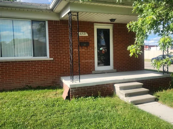 18327 Holland Ave, Eastpointe, MI 48021