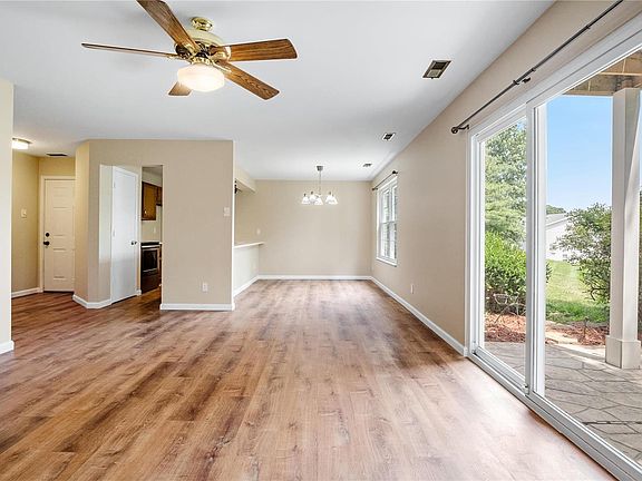 5th image of 4248 Kingbolt Blvd APT A