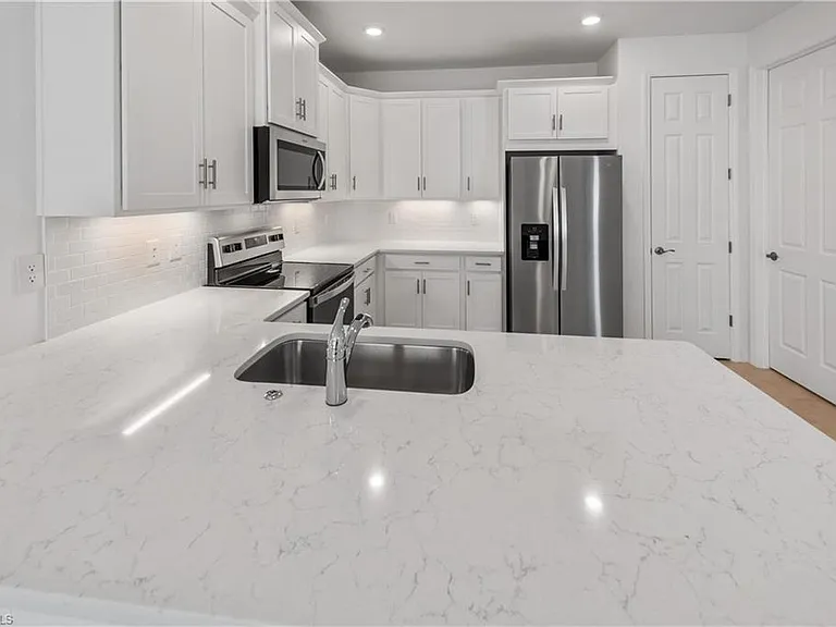 1093 Tranquil Brook Dr — Photo 4
