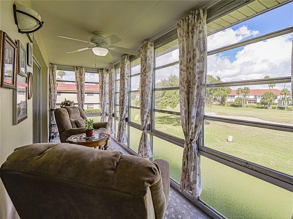 1 Vista Palm Lane #207