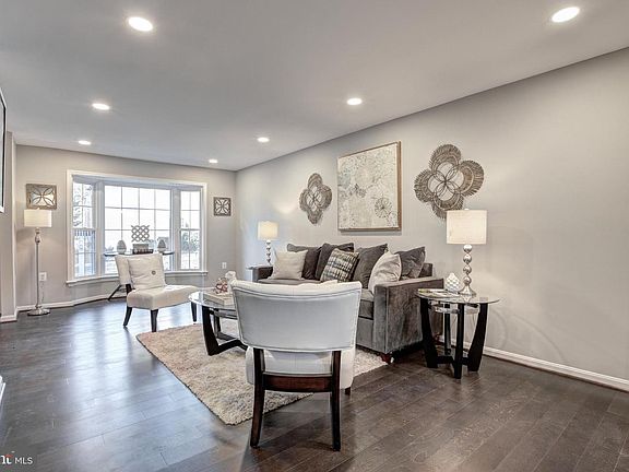 5th image of 5460 New London Park Dr