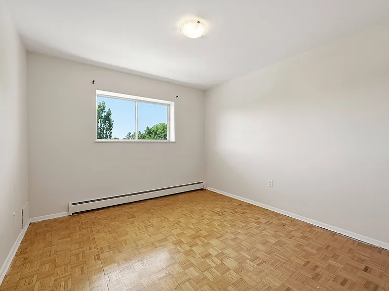 1200 Fennell Ave E — Photo 19
