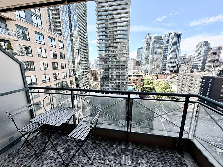 35 Hayden St #1405 — Photo 16