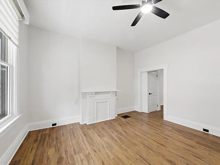 2502 Halstead St — Photo 10