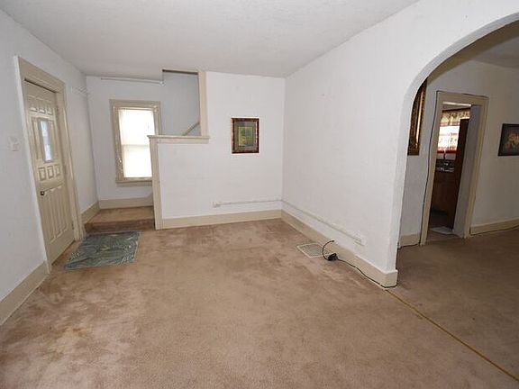 4th image of 945 S Ironwood Dr