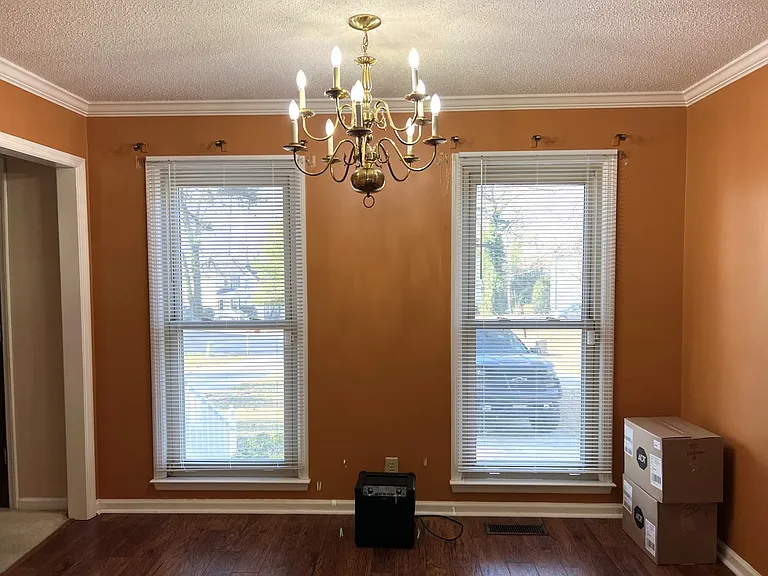 850 Parkview Ct — Photo 8
