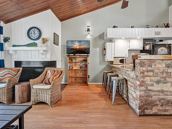 2nd image of 251 Driftwood Ln