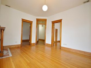 3369 N Clark St #2N, Chicago, IL 60657