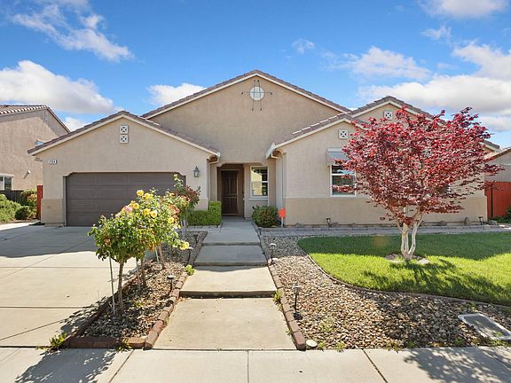 4th image of 2364 Inyo Pl