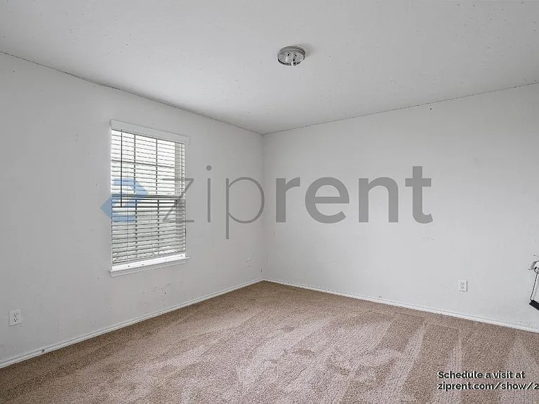 10355 McQueeney — Photo 11