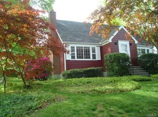 359 Shelton Rd, Trumbull, CT 06611