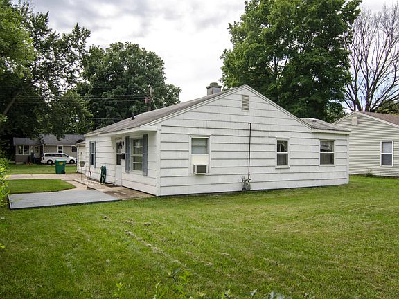 2nd image of 1834 Miller Dr