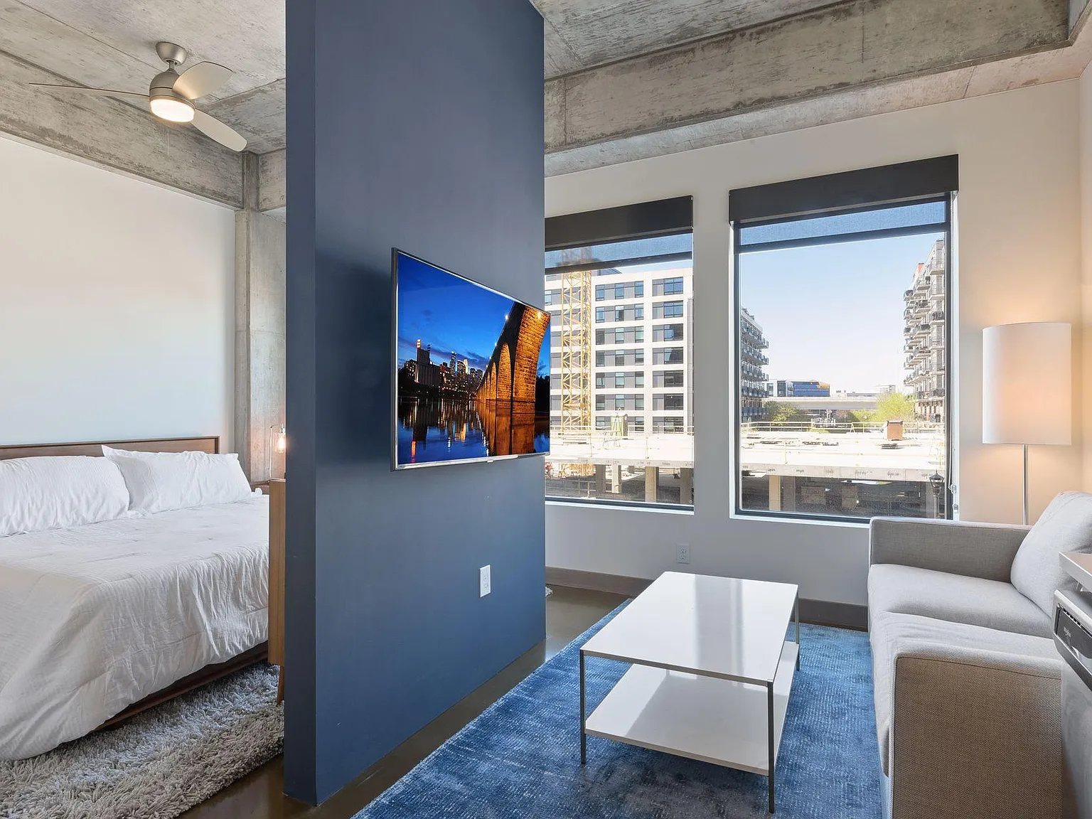 1 bed, 1.0 bath, 451 sqft, $2,100 — Photo 3