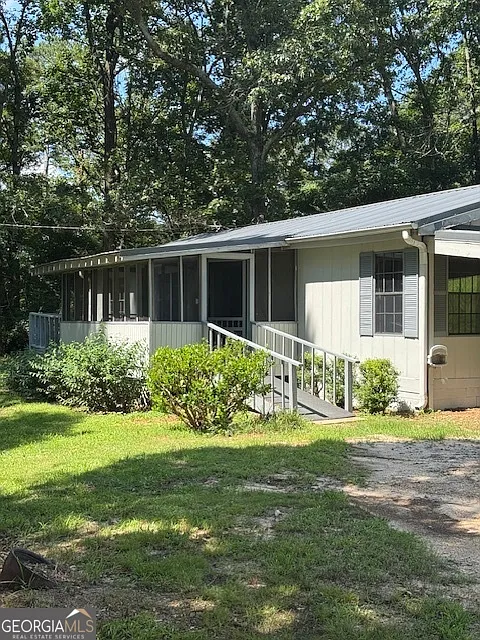 3 bed, 2.0 bath, 1344 sqft, $1,600 — Photo 2