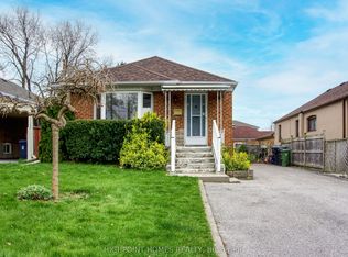 3 Landseer Rd #4, Toronto, ON M1K 3A6