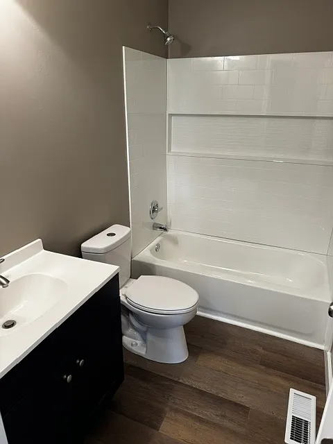 2 bed, 1.5 bath, 1000 sqft, $1,400 — Photo 4