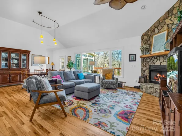 84 Usdasdi Dr, Brevard, NC 28712