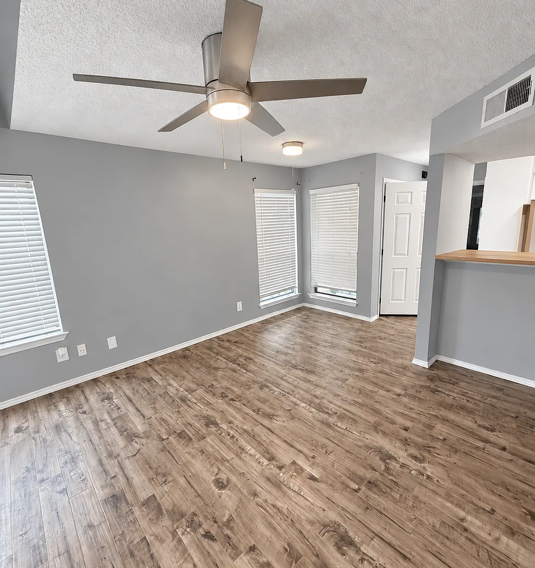 1 bed, 774 sqft, $1,300 — Photo 4