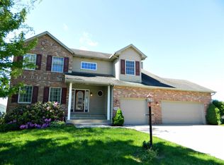 2555 Blarney Stone Dr, Valparaiso, IN 46385