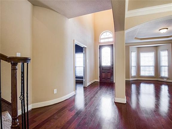3rd image of 3616 Danbury Ln