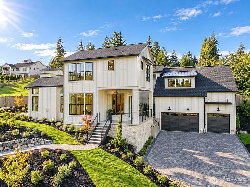 2nd image of 4404 128th Avenue E