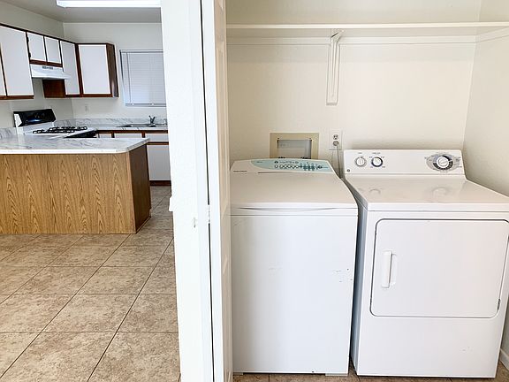 4825_RoberRd_B_Laundry_10302020