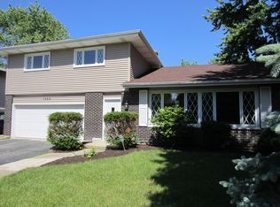 1323 S Elizabeth St, Lombard, IL 60148