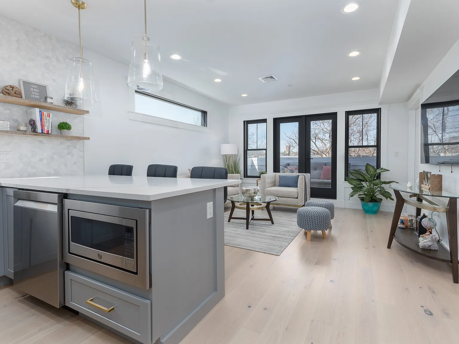 2 bed, 960 sqft, $3,595 — Photo 4