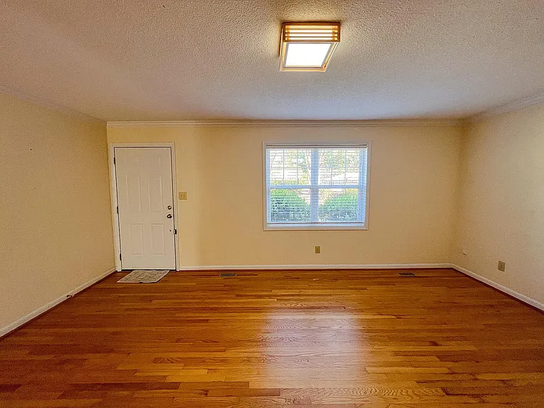 900 Athens Dr #D — Photo 8