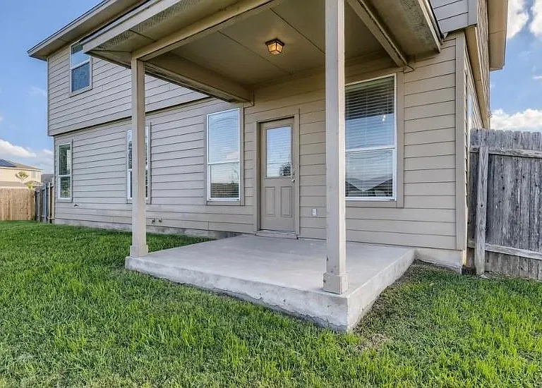 301 Comal Run — Photo 32