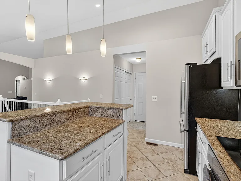 27 Crimson Leaf Ct — Photo 17